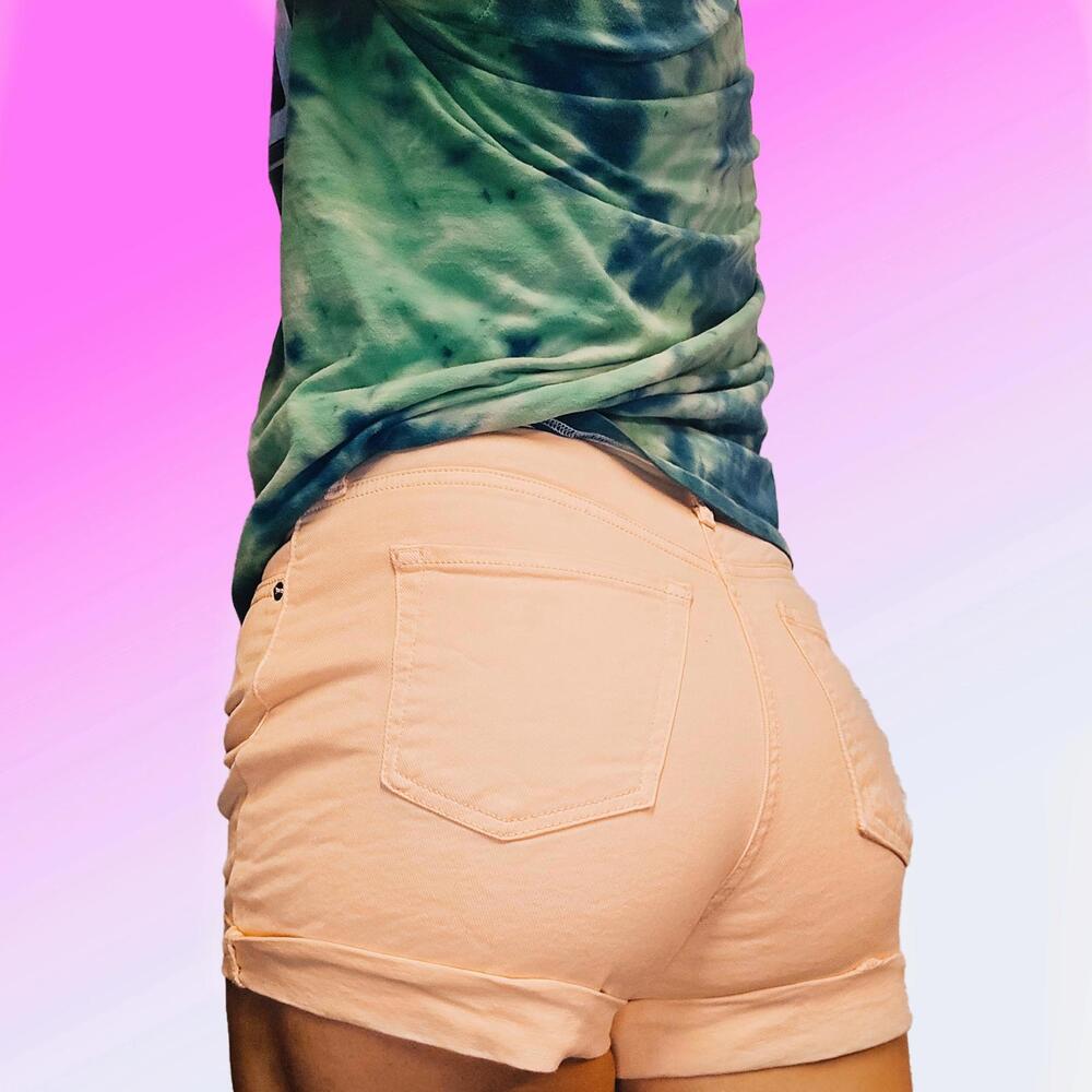 Chic Light Peach Denim Shorts